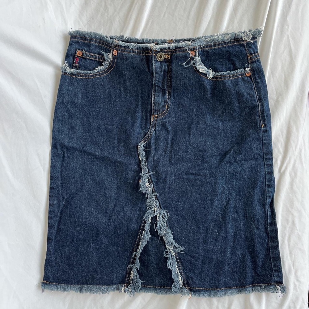 Vintage Guess Denim Knee Length Skirt w Distressed Hem + Edges Womens Size Small
